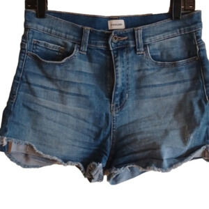 𝅺sneek peek dark wash pair of shorts. Freyed hems even. Size medium.